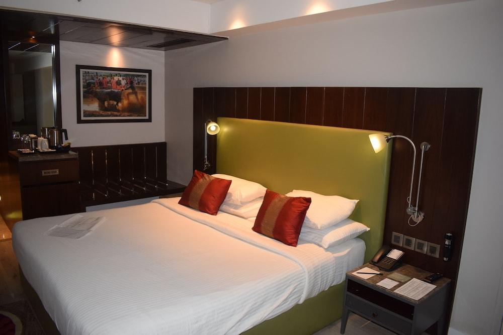 Country Inns & Suites By Radisson Manipal Bagian luar foto